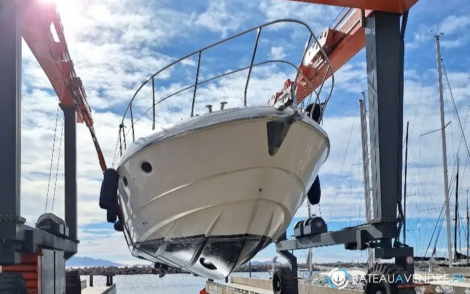 slider 4 Queens Yachts 54