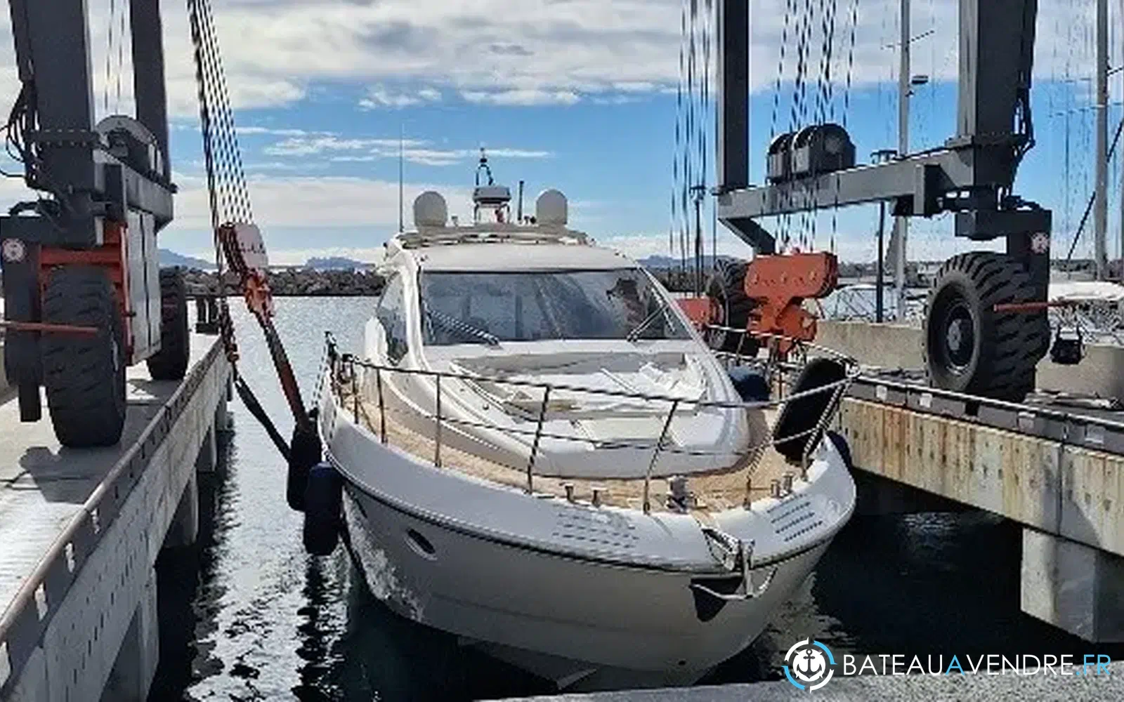 slider 5 Queens Yachts 54