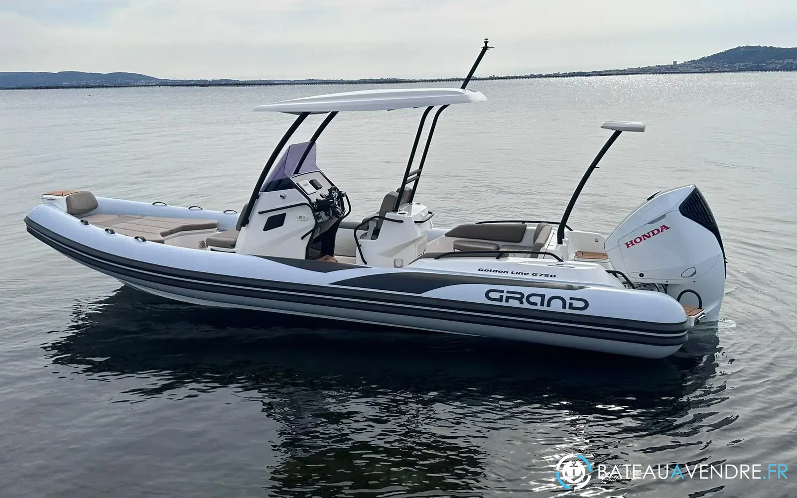 slider 4 Grand Golden Line G750