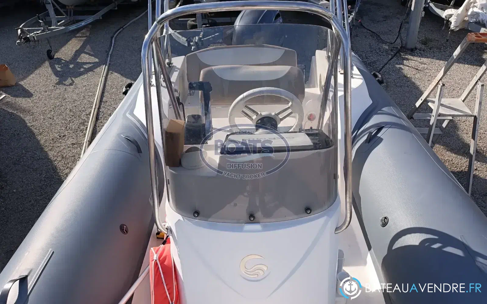 slider 1 Capelli Tempest 600