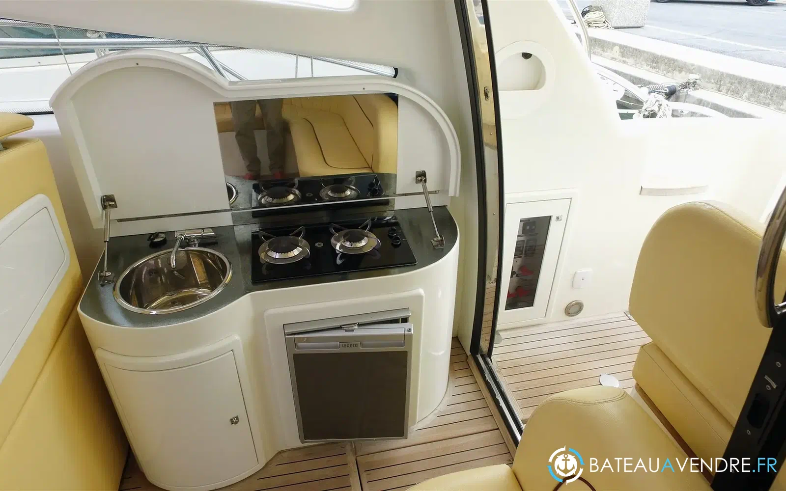 slider 10 Airon Marine 4300 T-Top