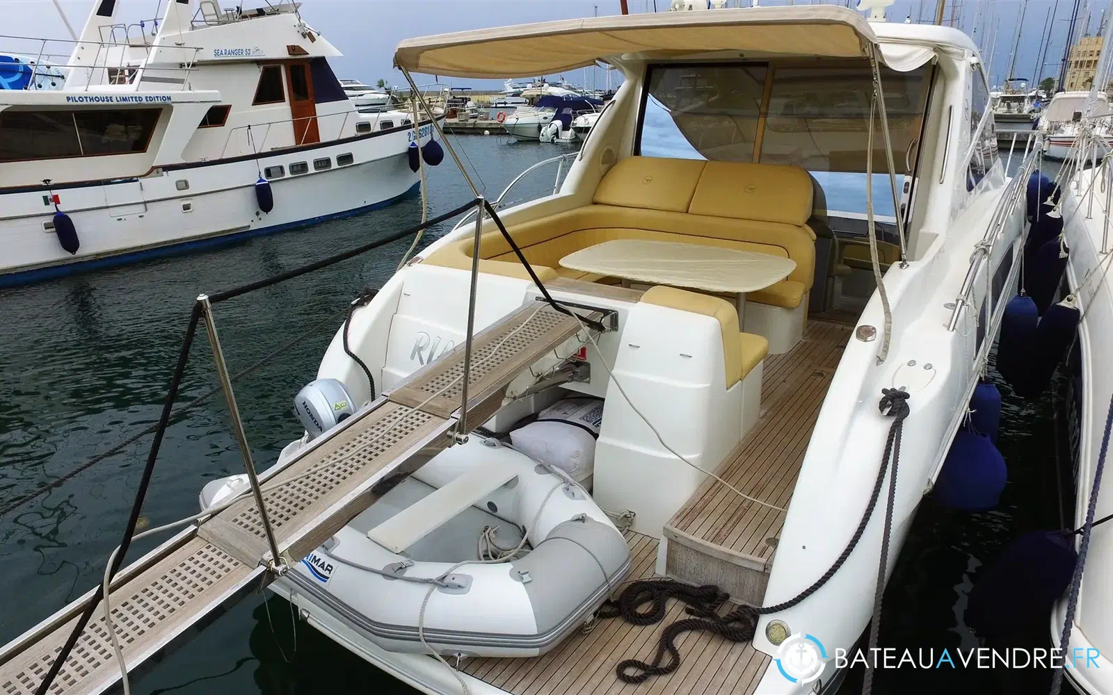 slider 1 Airon Marine 4300 T-Top