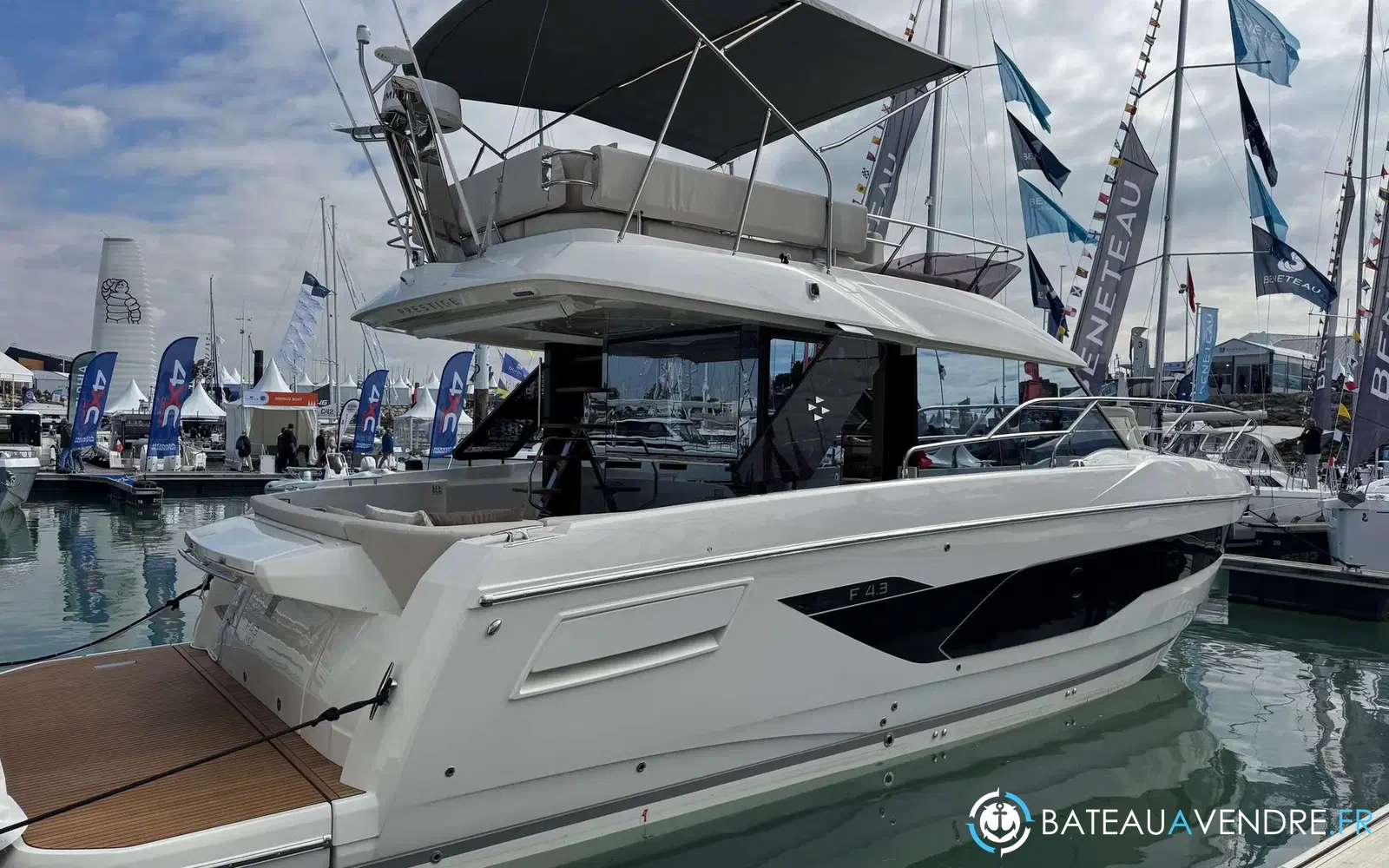 slider 1 Prestige Yachts F4.3