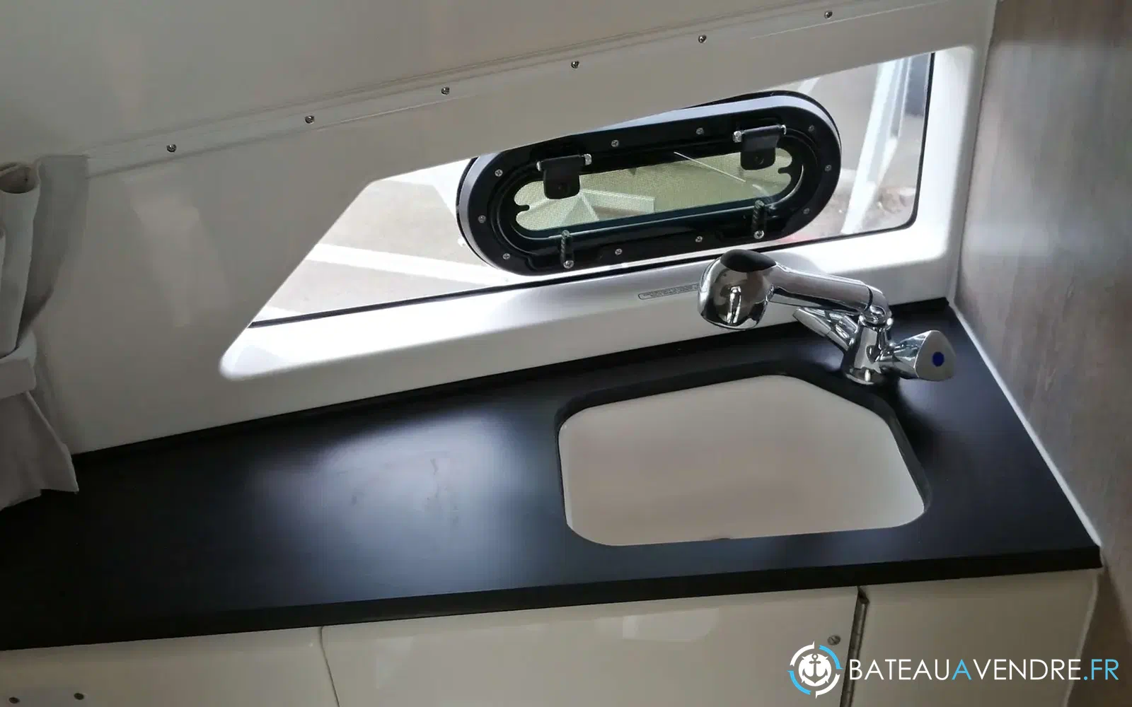 slider 16 Quicksilver Activ 875 Sundeck