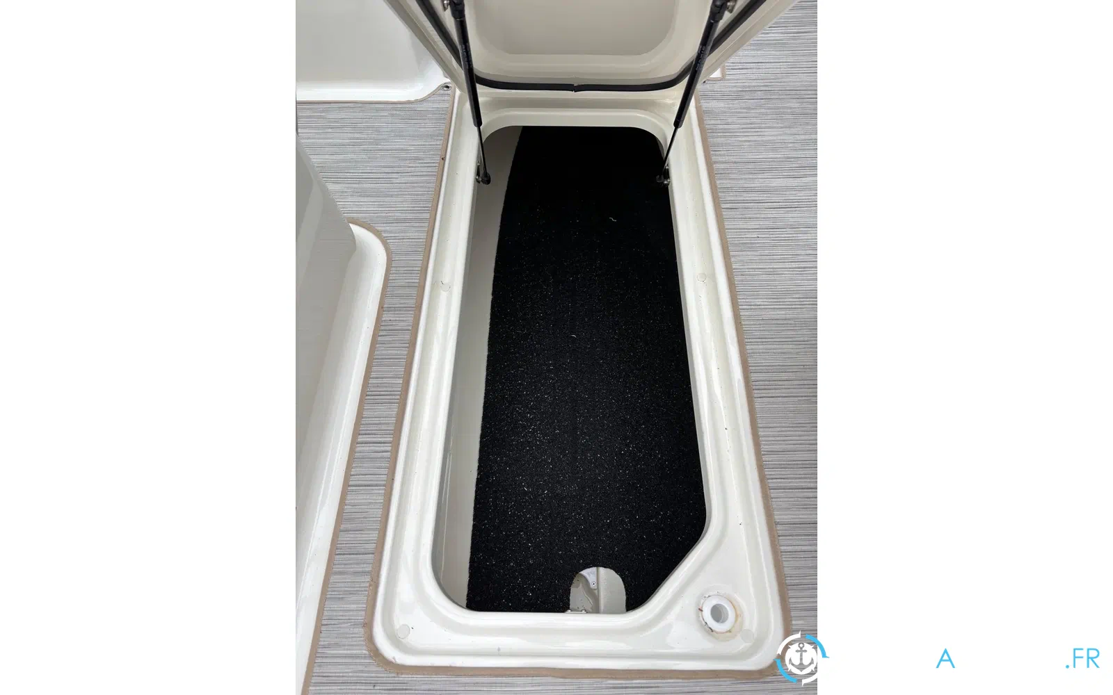 slider 8 Sea Ray 210 SPX