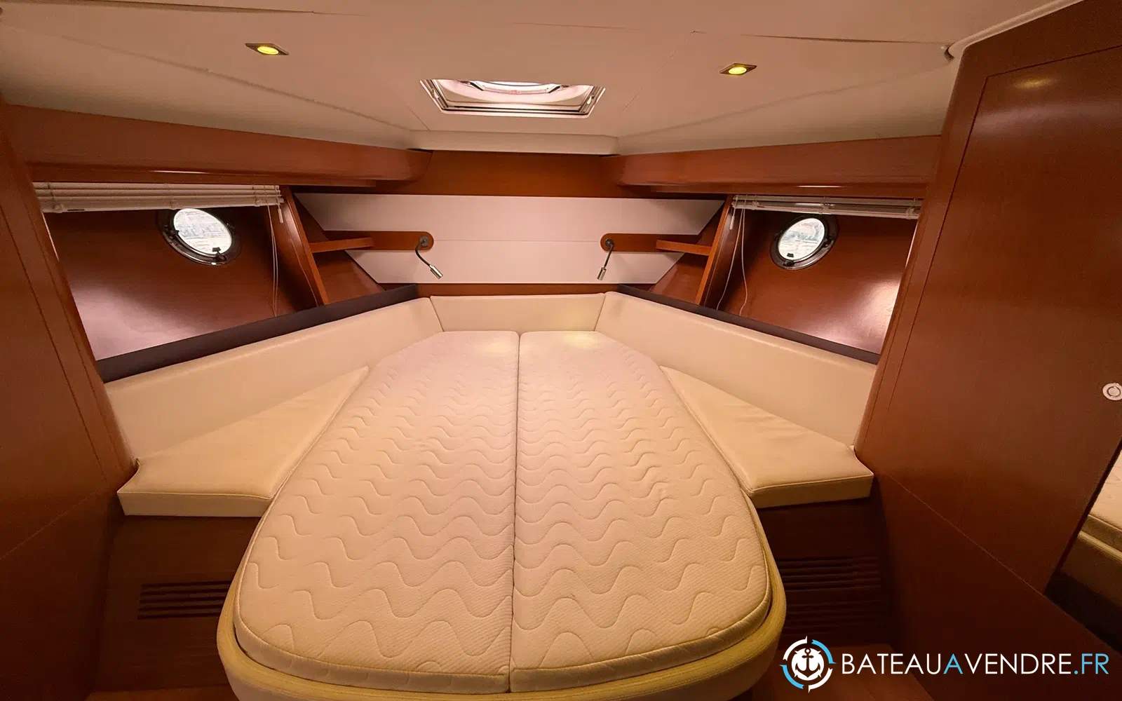 slider 11 Beneteau Monte Carlo 42