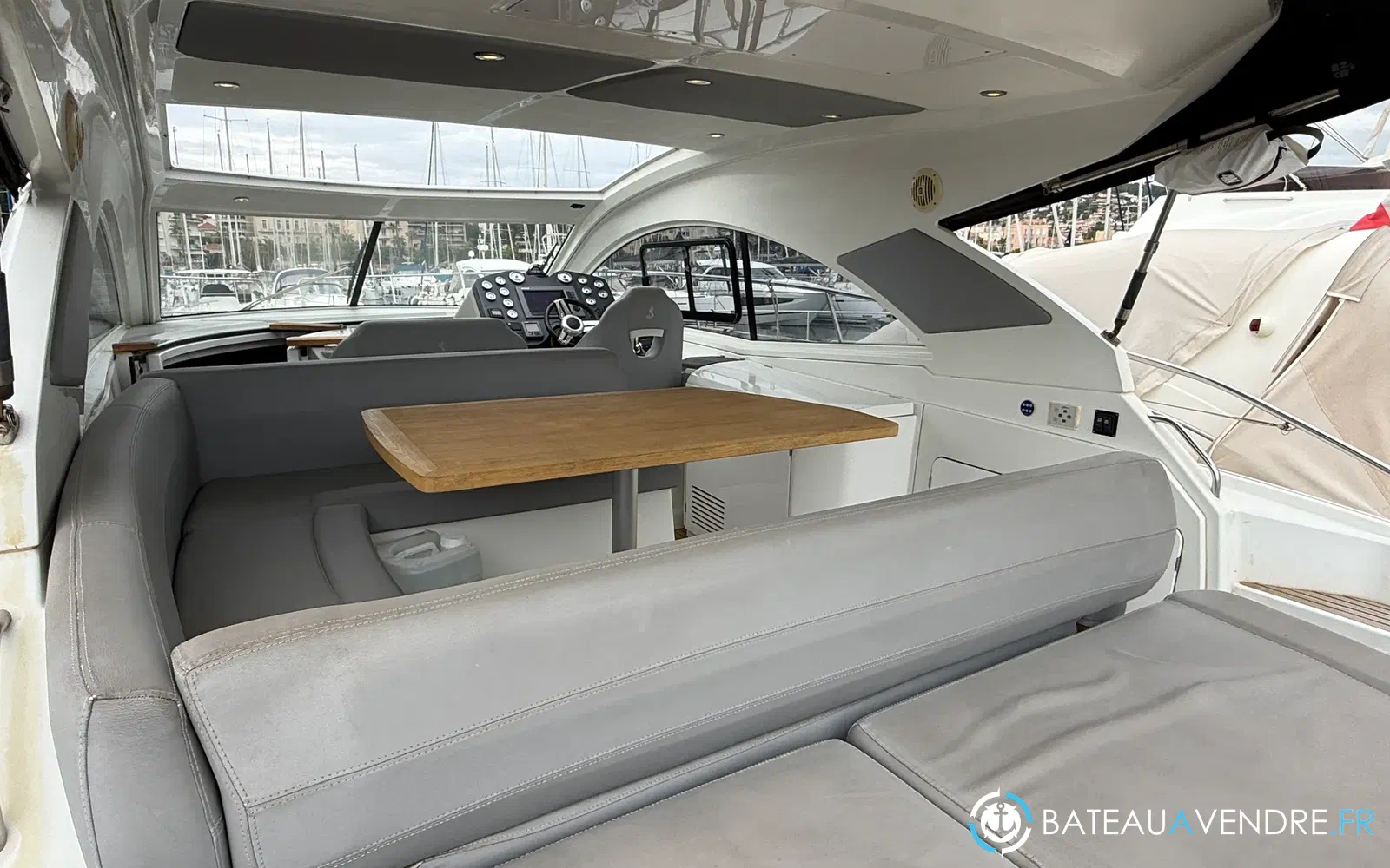 slider 17 Beneteau Monte Carlo 42