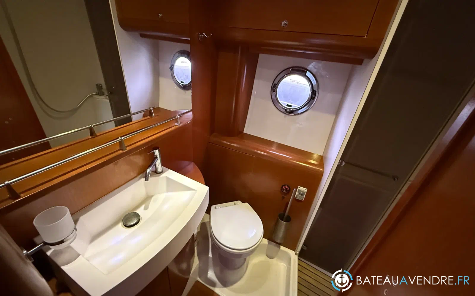 slider 15 Beneteau Monte Carlo 42