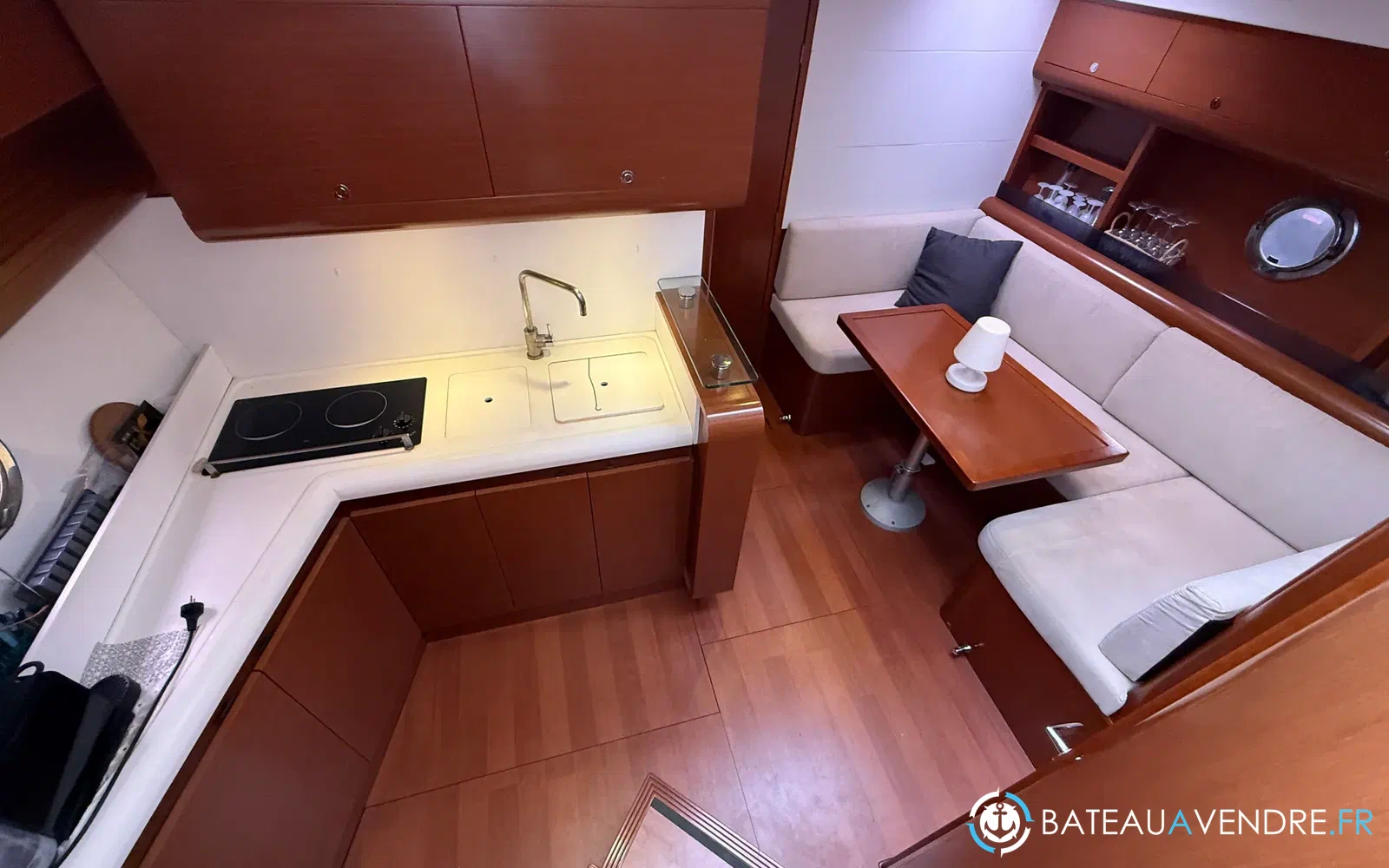 slider 8 Beneteau Monte Carlo 42