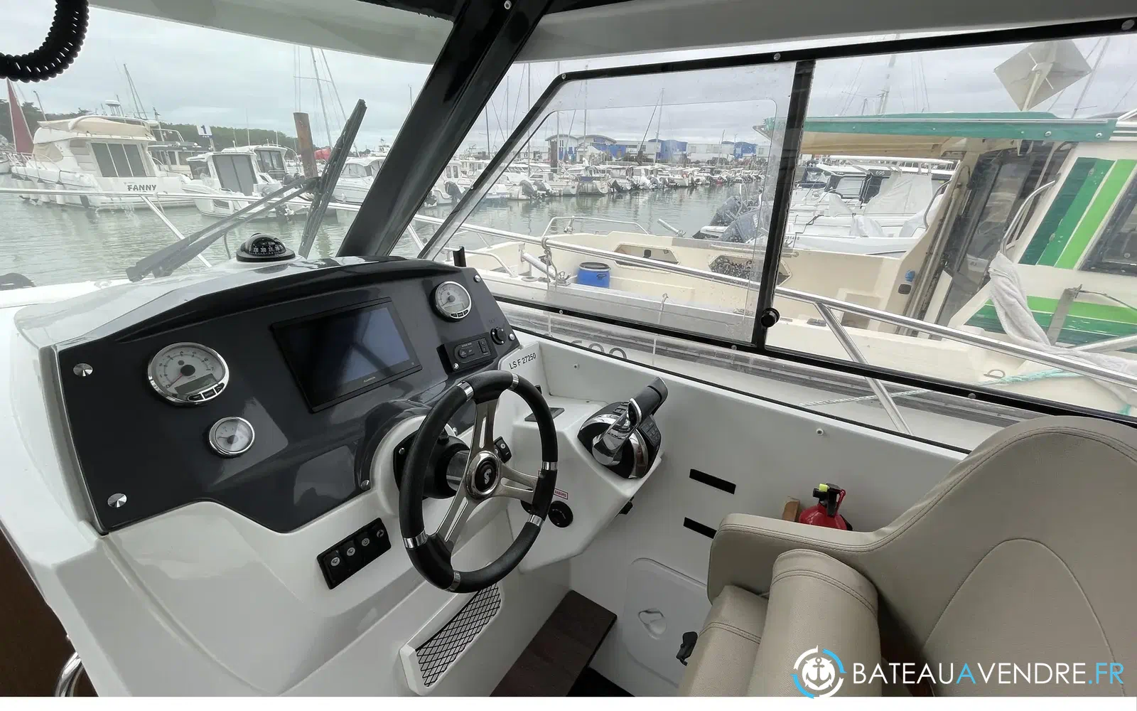 slider 17 Beneteau Antares 8.80