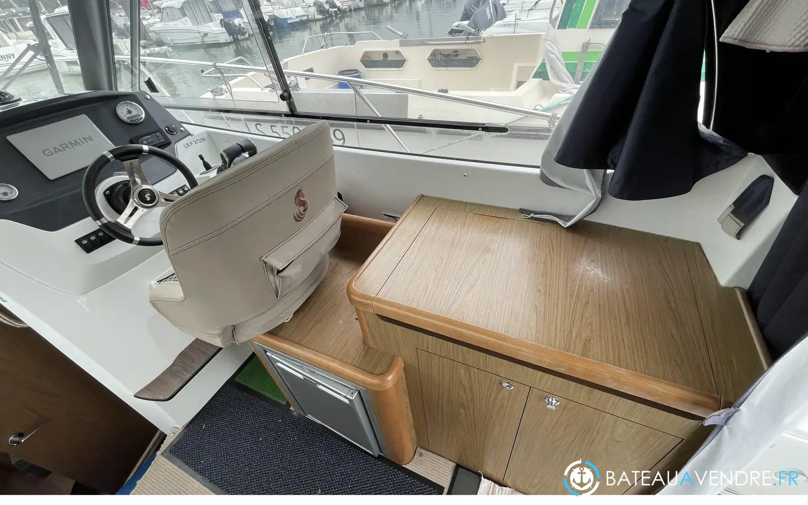 slider 19 Beneteau Antares 8.80