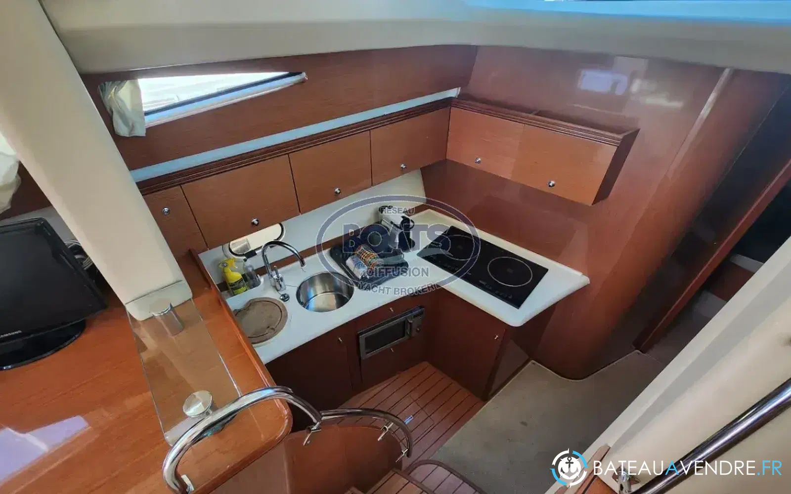 slider 12 Jeanneau Prestige 42 Fly
