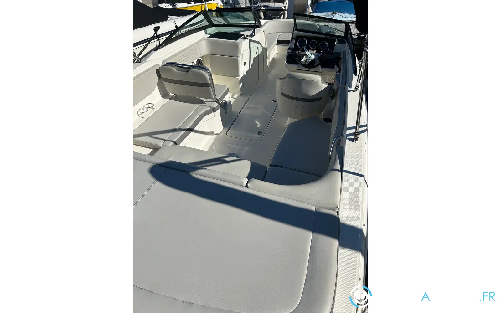 slider 11 Sea Ray 210 SPX OB