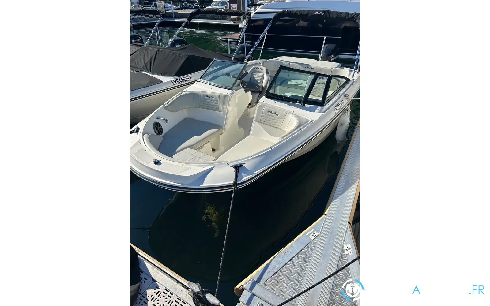 slider 1 Sea Ray 210 SPX OB