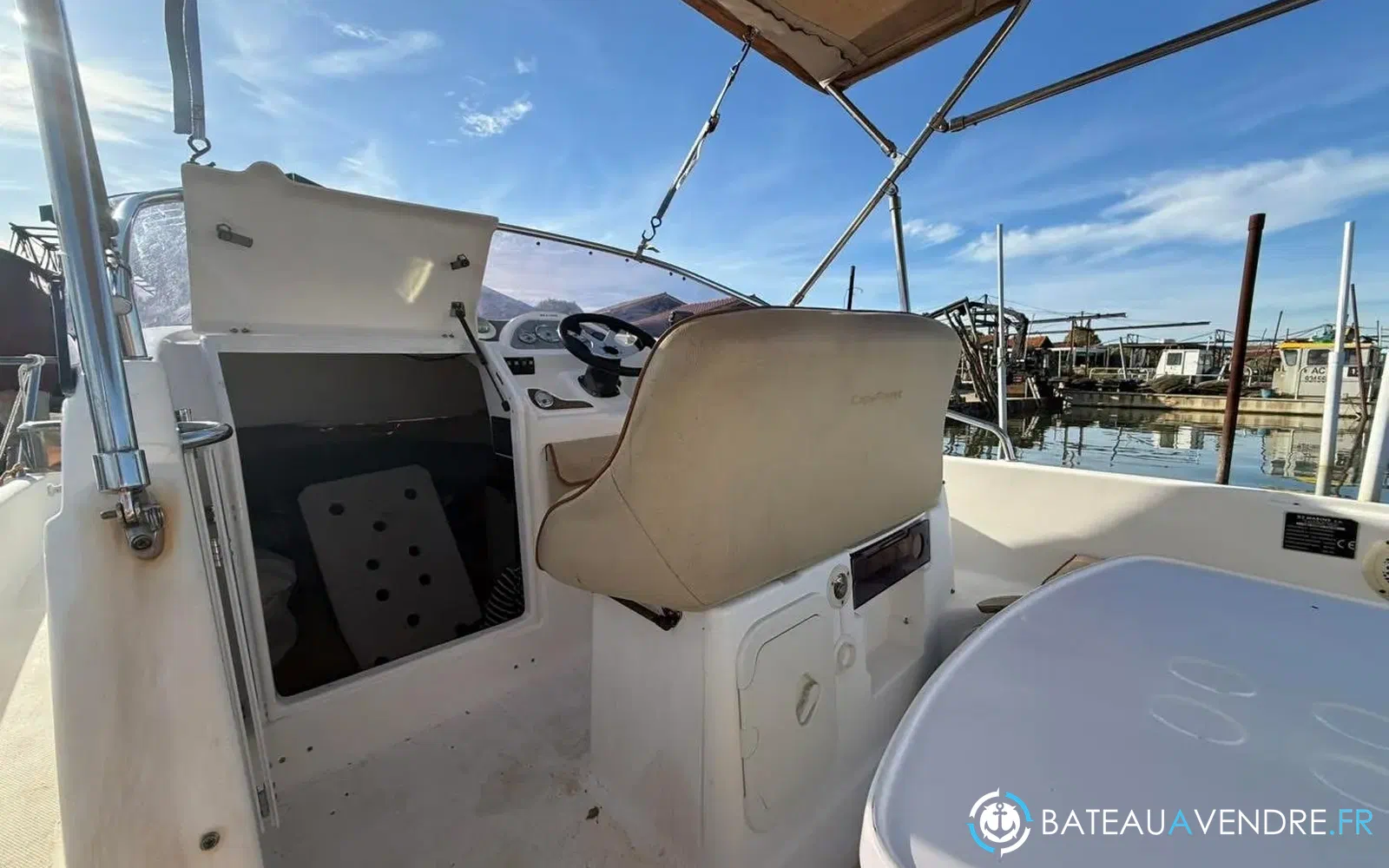 slider 5 B2 Marine Cap Ferret 752 Day Cruiser