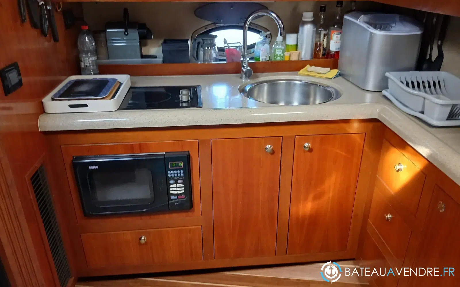 slider 10 Cruisers Yachts 440 Express