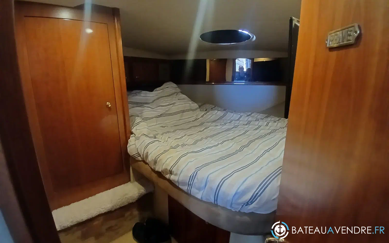 slider 14 Cruisers Yachts 440 Express