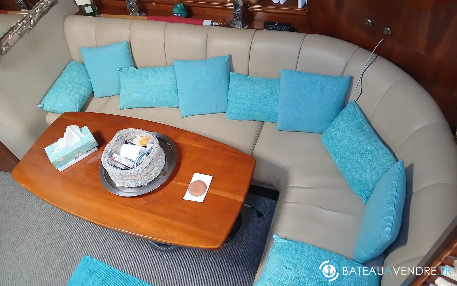 slider 4 Cruisers Yachts 440 Express