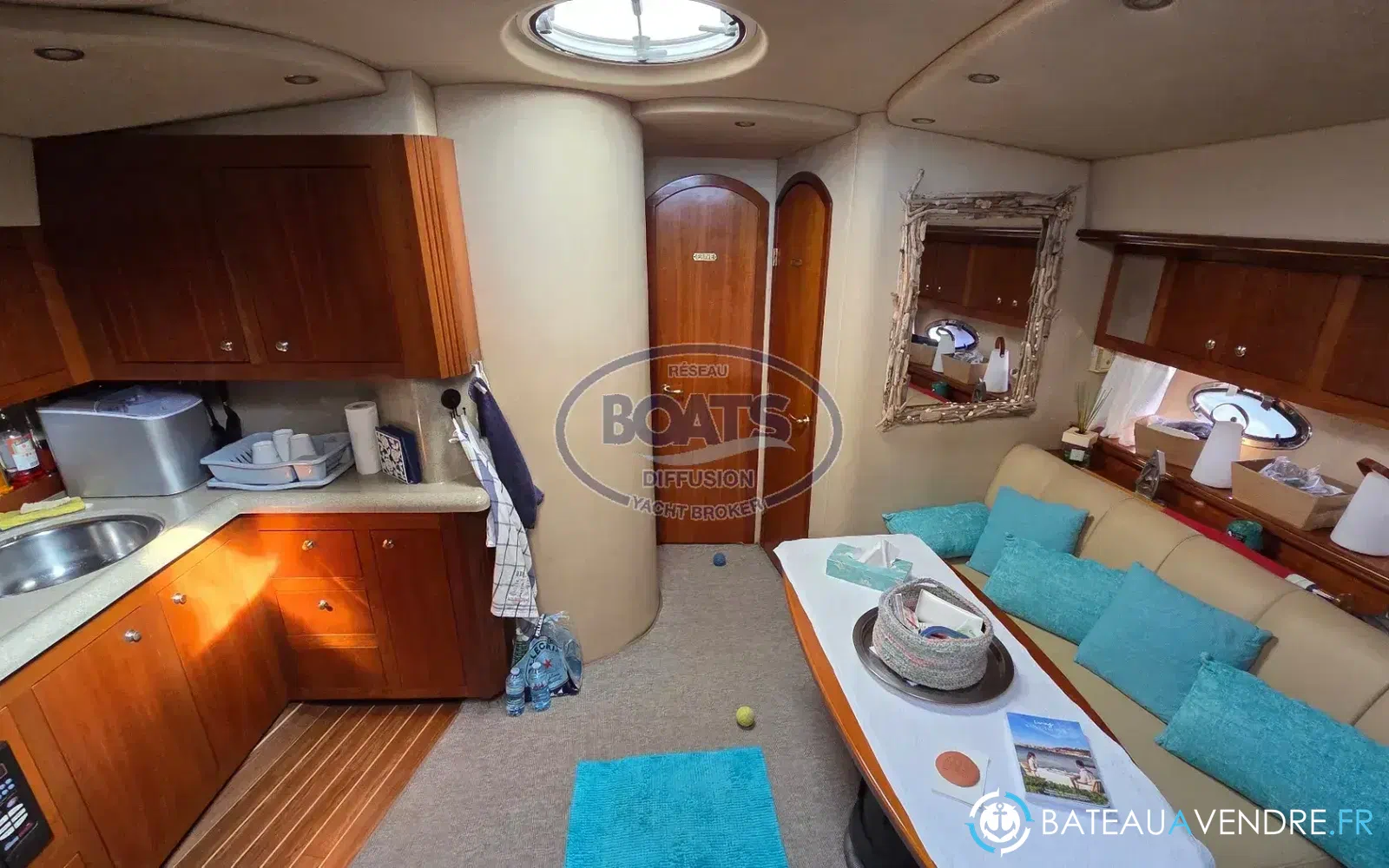 slider 6 Cruisers Yachts 440 Express