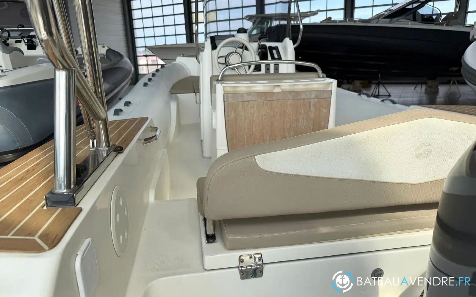 slider 2 Capelli Tempest 700