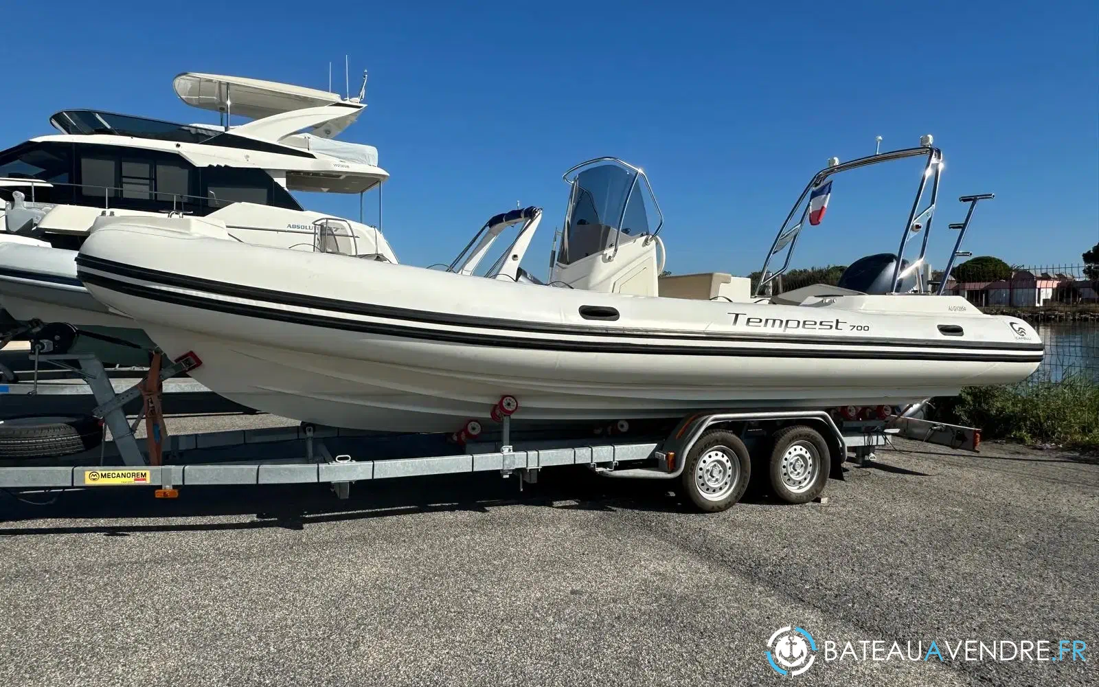slider 0 Capelli Tempest 700