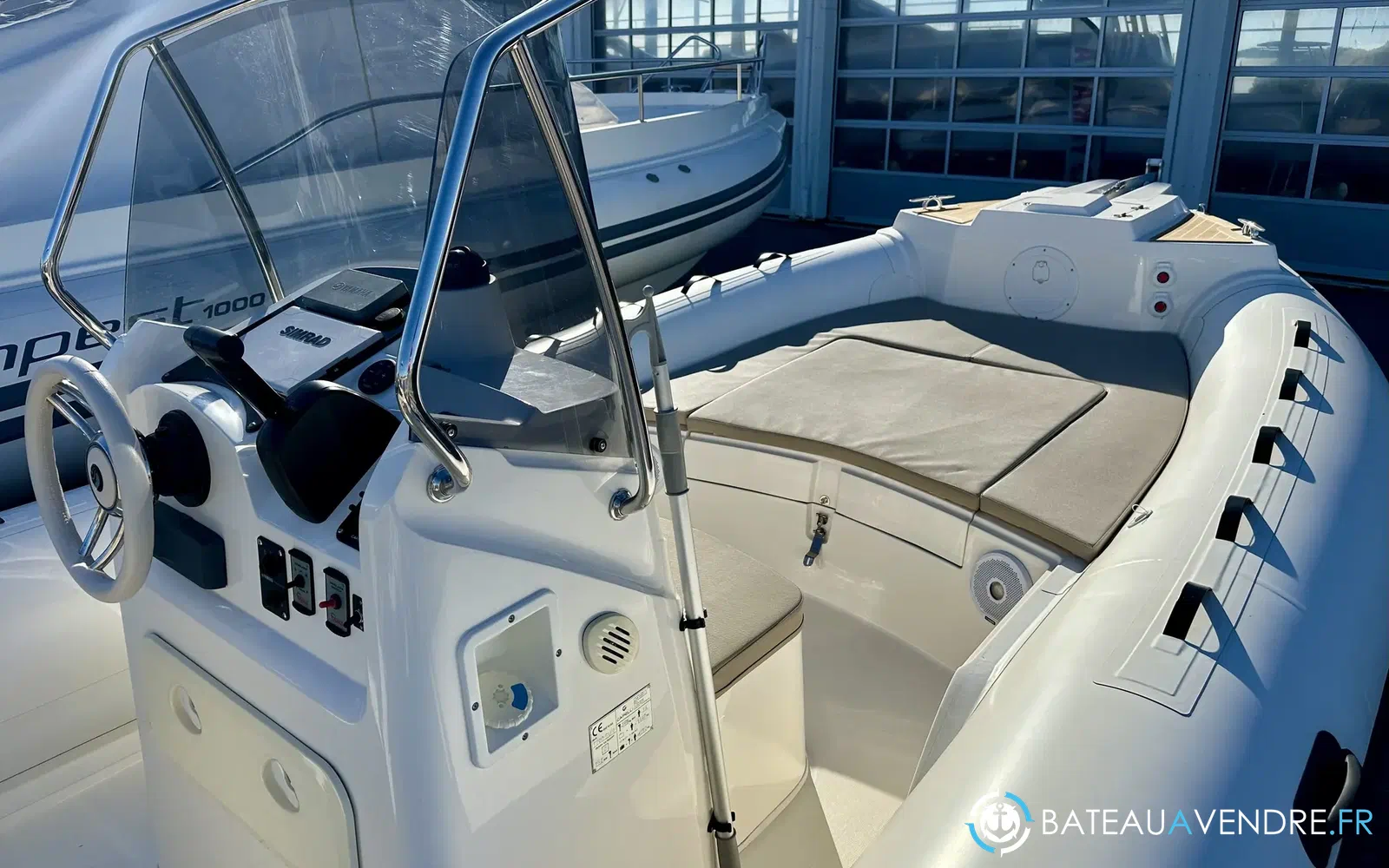 slider 1 Capelli Tempest 700