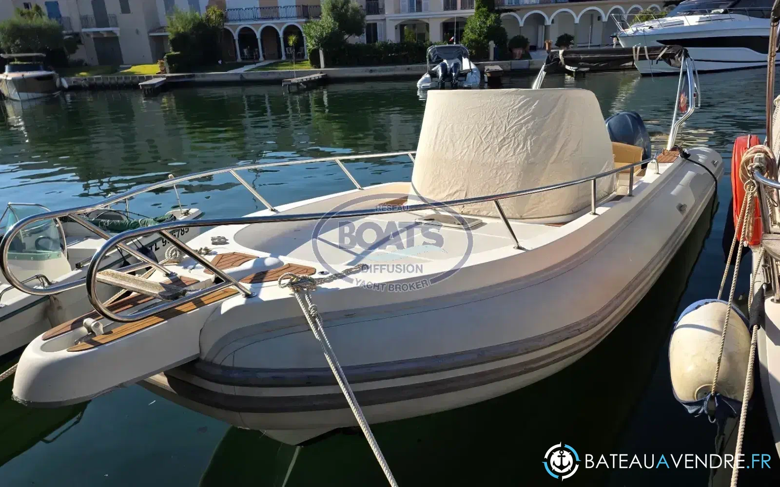 slider 14 Capelli Tempest 900 WA