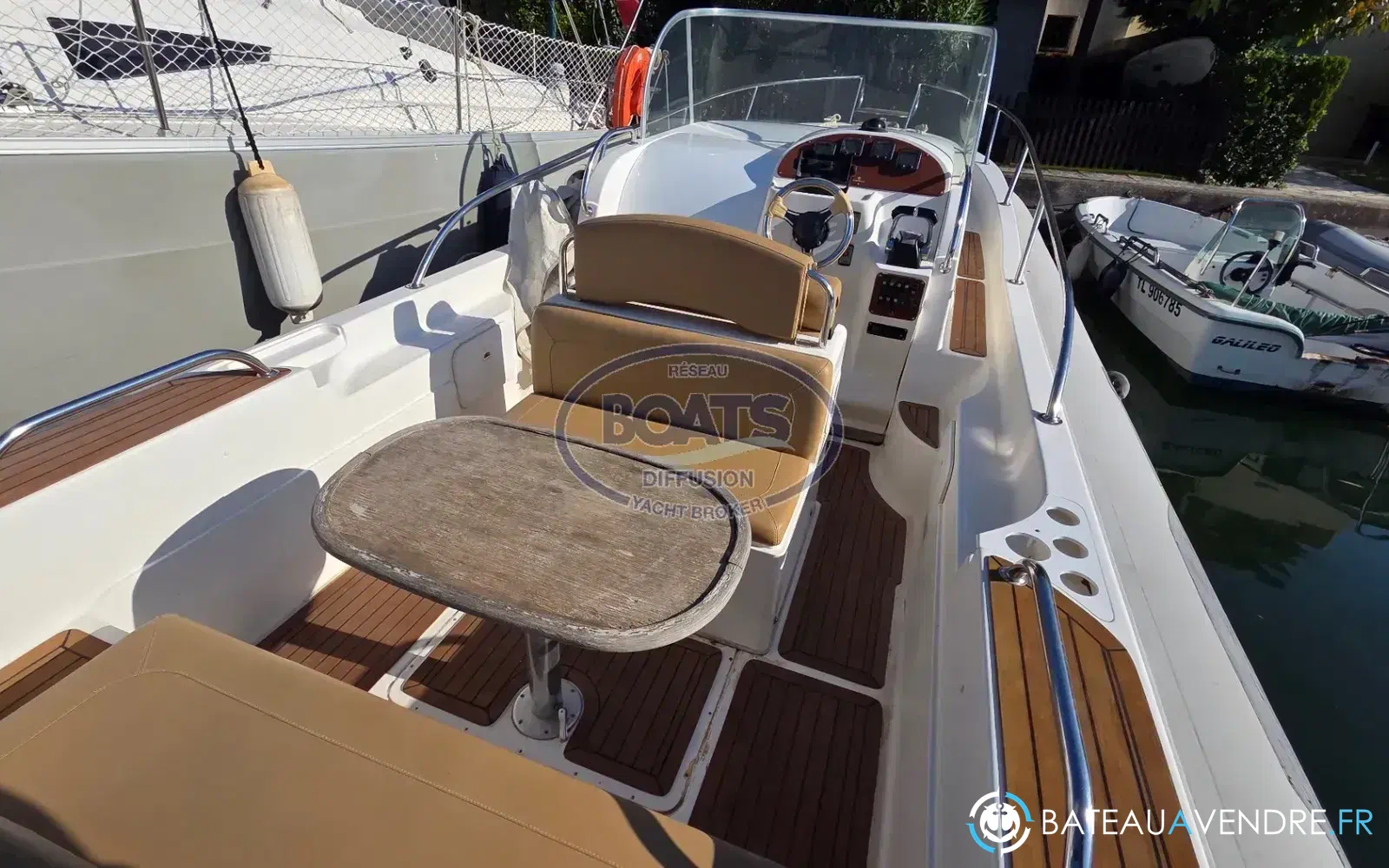 slider 3 Capelli Tempest 900 WA