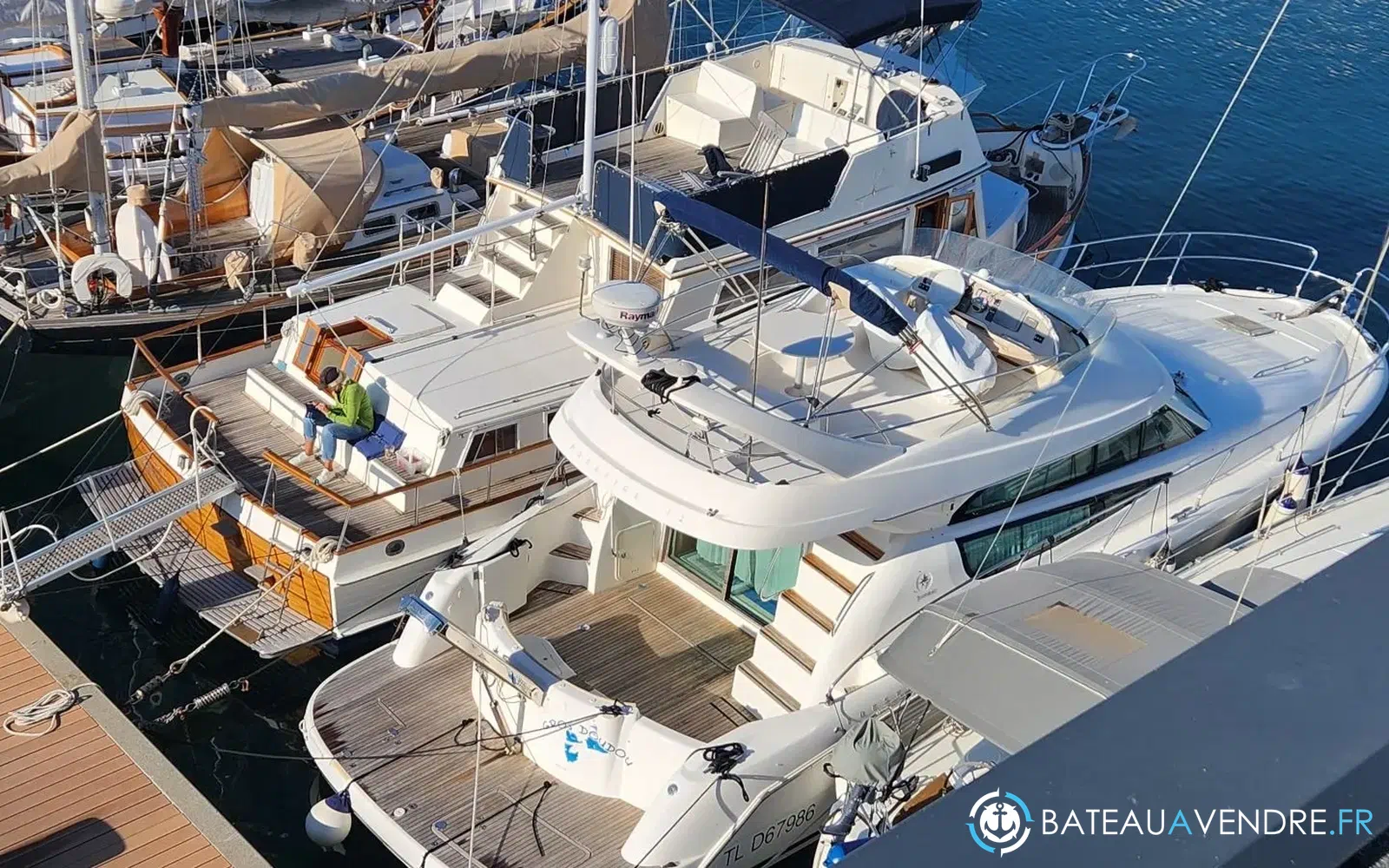 slider 3 Prestige Yachts 42 Fly