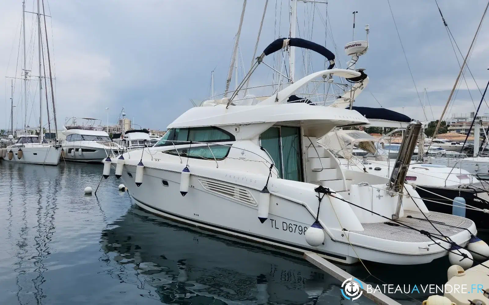 slider 4 Prestige Yachts 42 Fly
