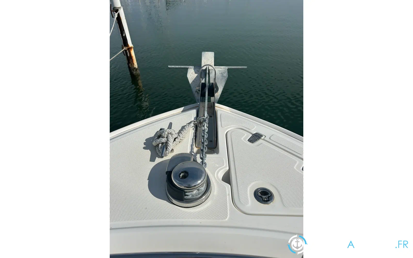 slider 5 Boston Whaler 230 Outrage