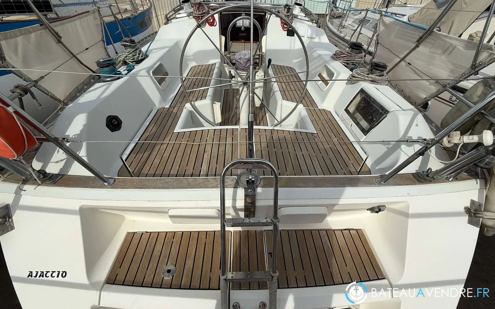 slider 1 Jeanneau Voyage 12.50