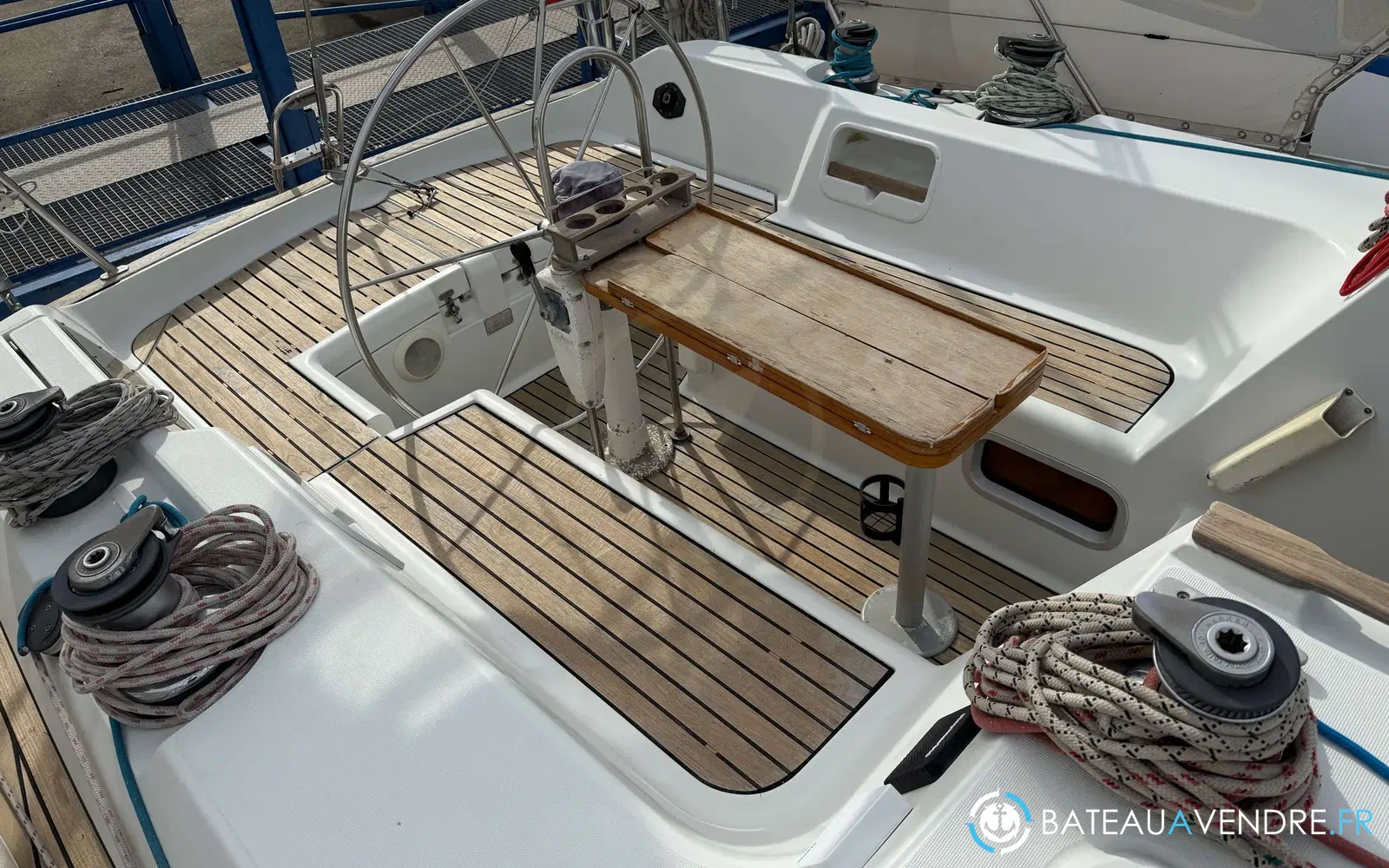 slider 4 Jeanneau Voyage 12.50