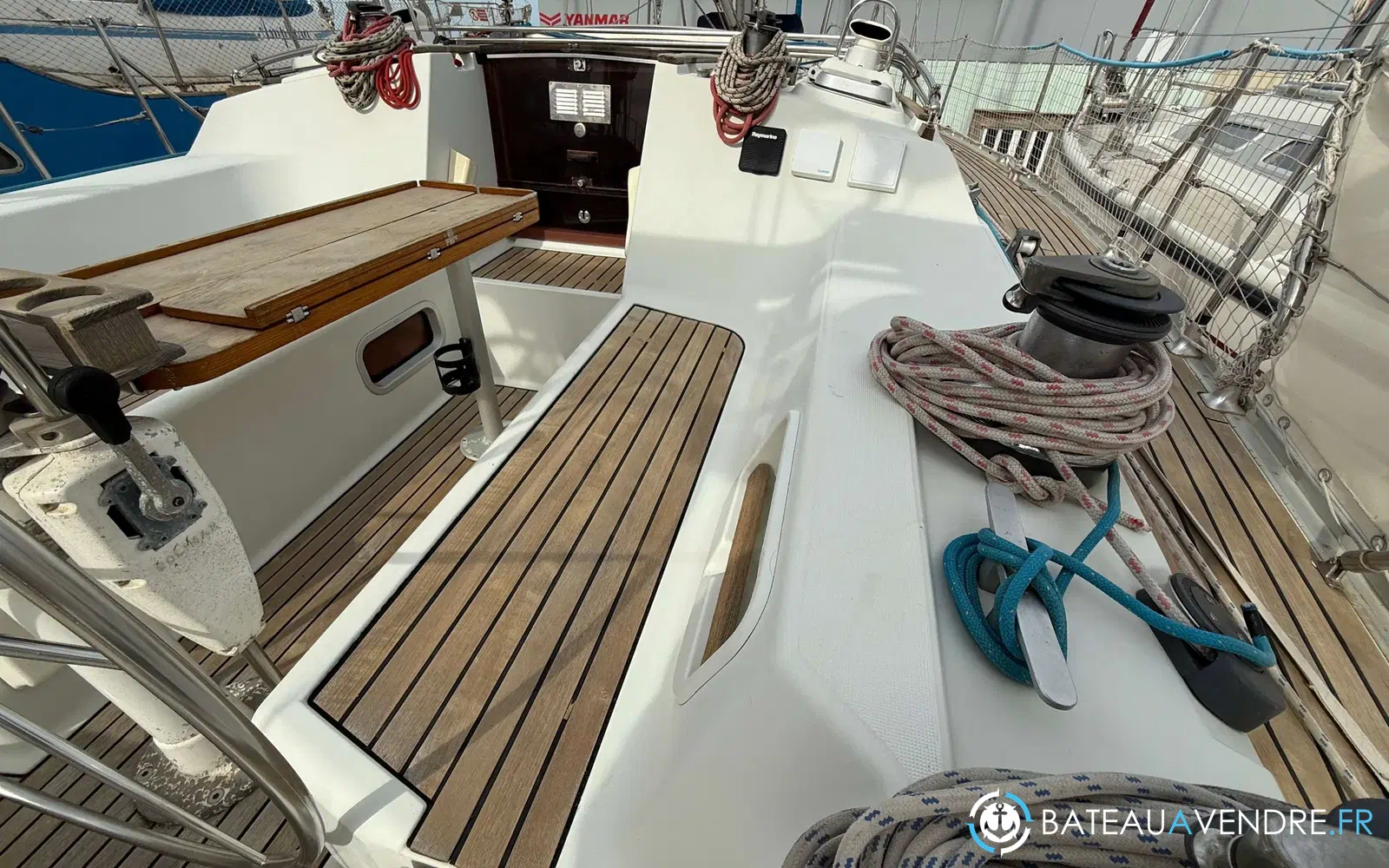 slider 6 Jeanneau Voyage 12.50