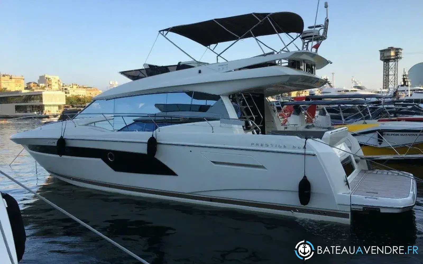 slider 0 Prestige Yachts 520 Fly