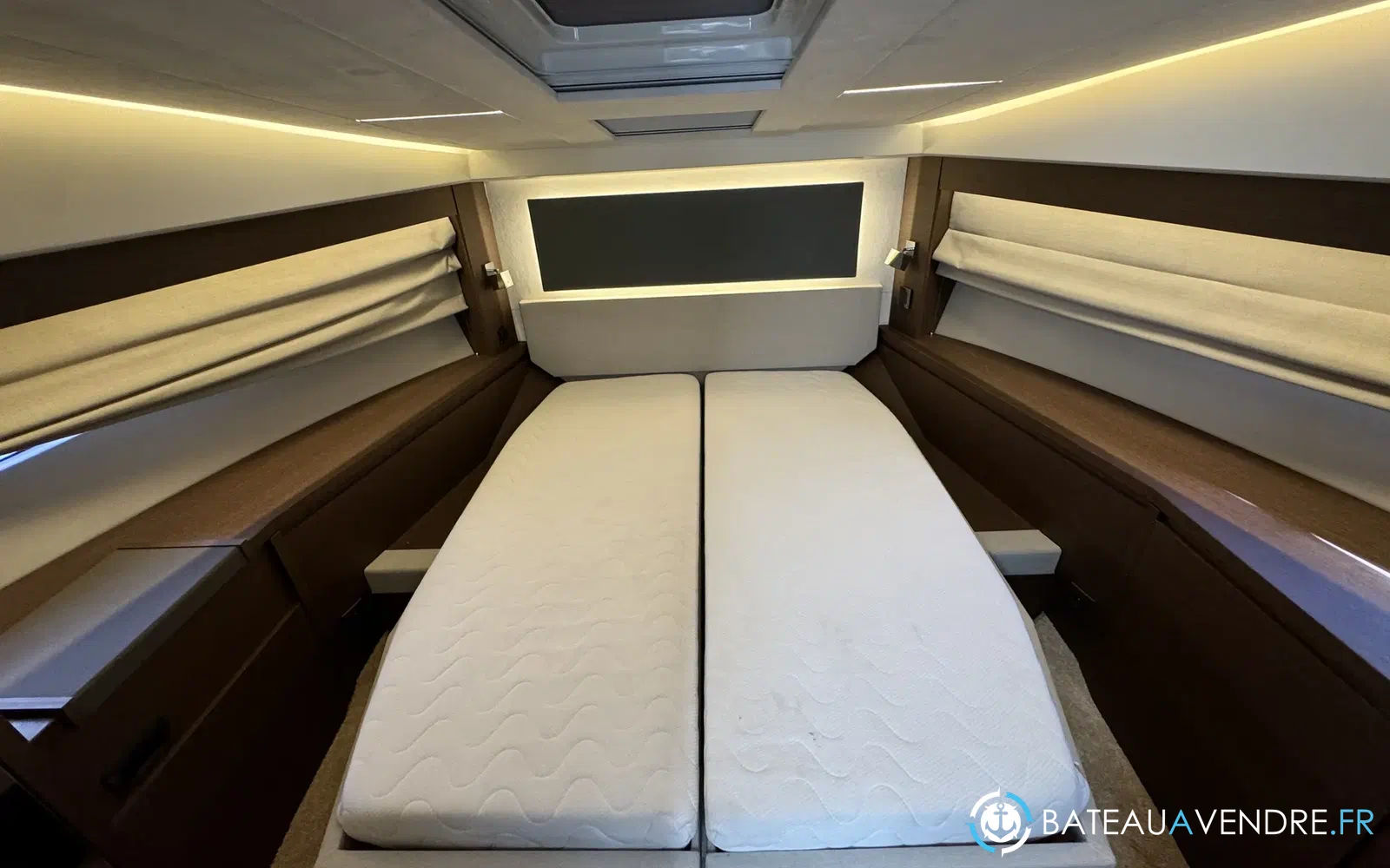 slider 9 Prestige Yachts 520 Fly