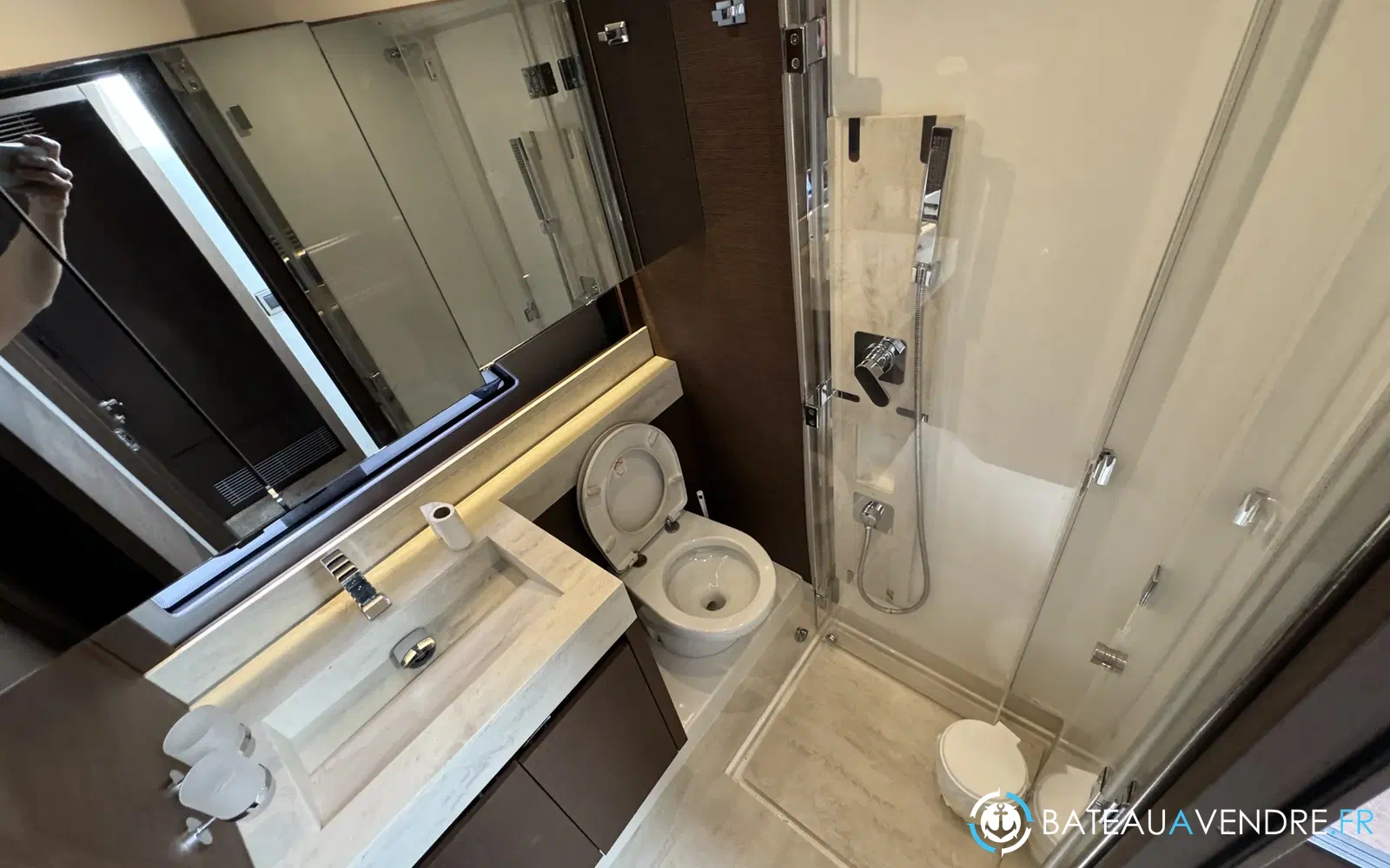 slider 10 Prestige Yachts 520 Fly