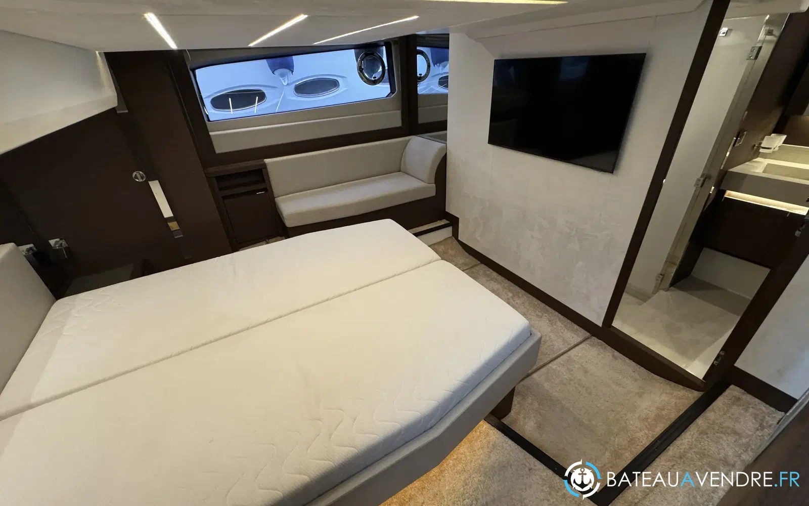 slider 12 Prestige Yachts 520 Fly