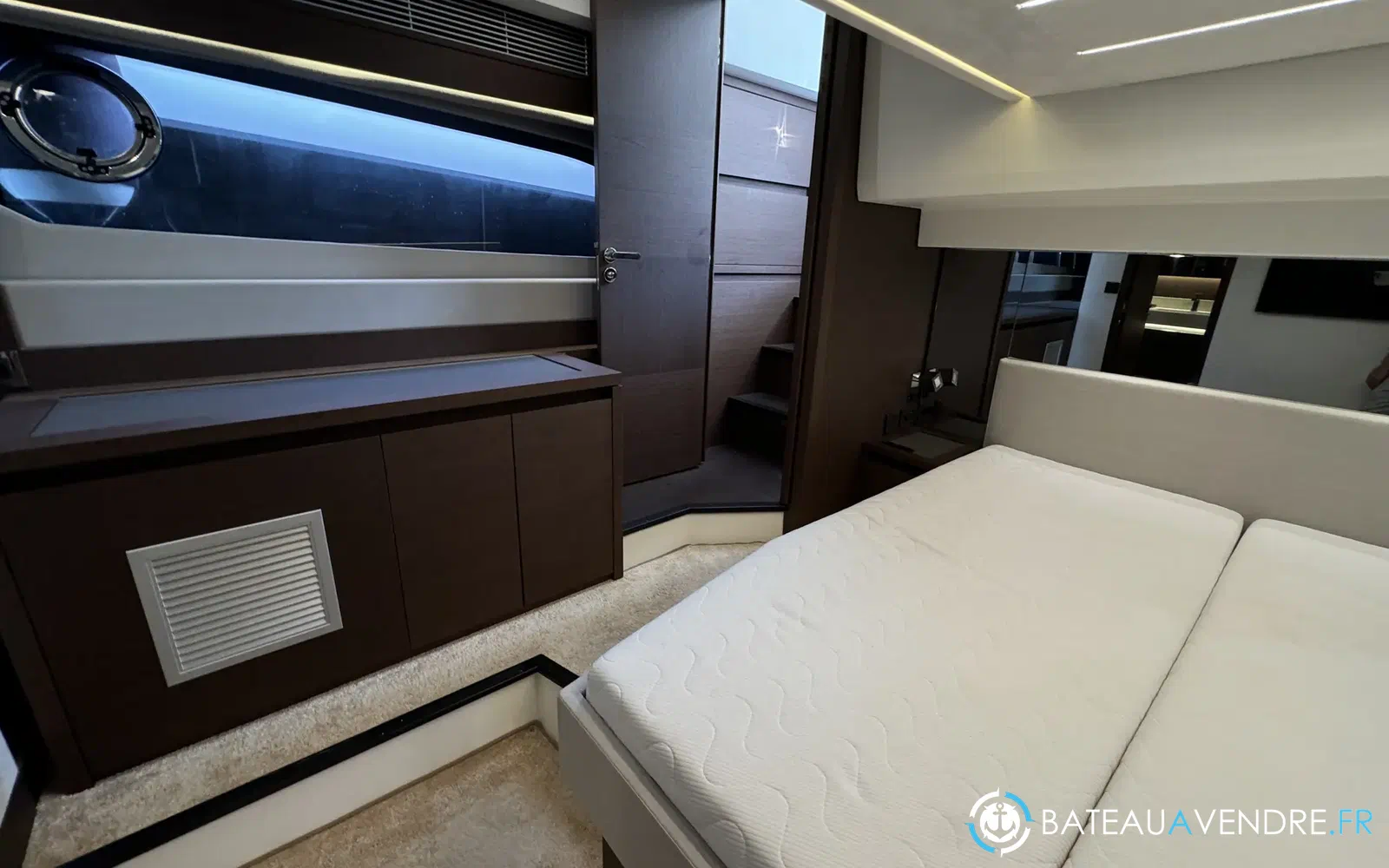 slider 20 Prestige Yachts 520 Fly