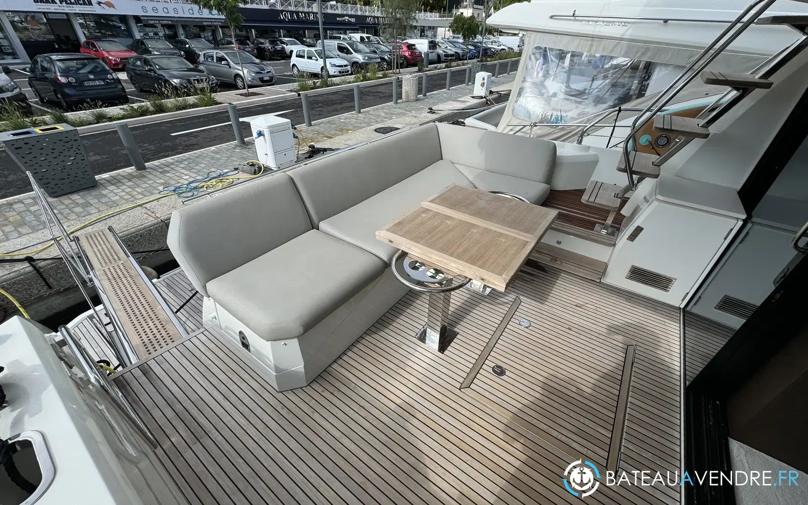 slider 3 Prestige Yachts 520 Fly