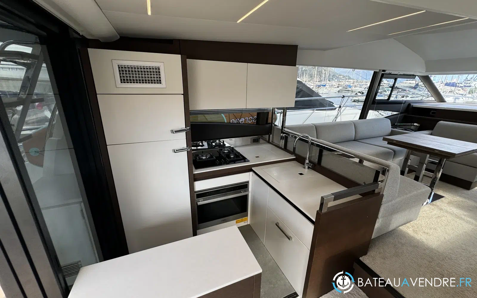slider 6 Prestige Yachts 520 Fly
