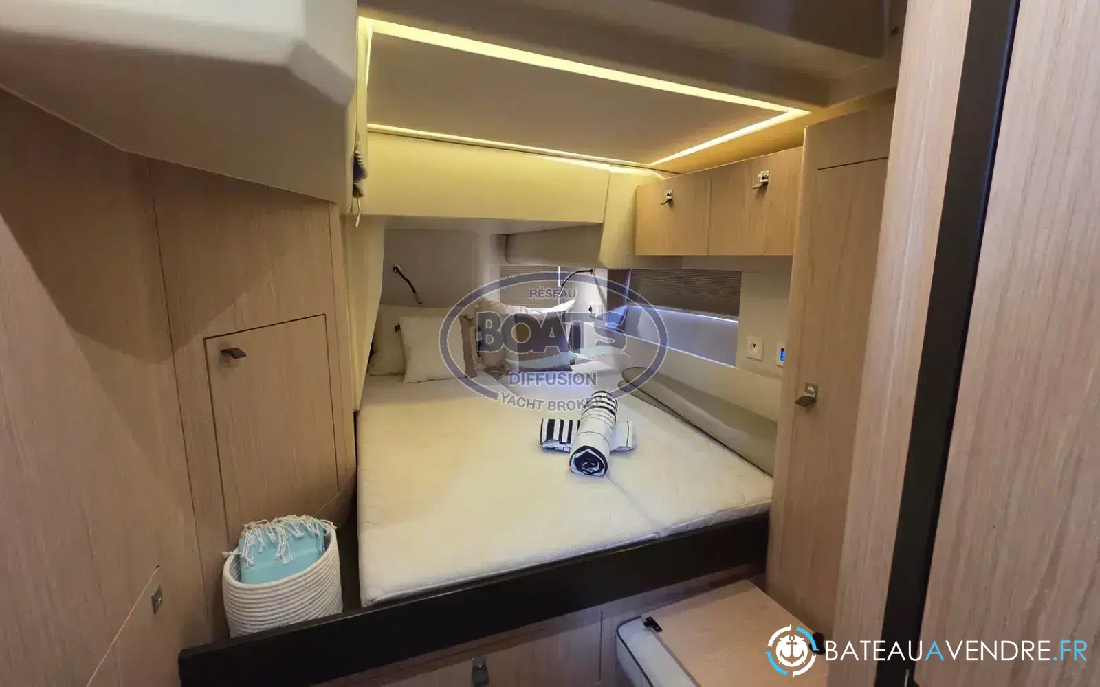 slider 9 Beneteau Oceanis Yacht 62