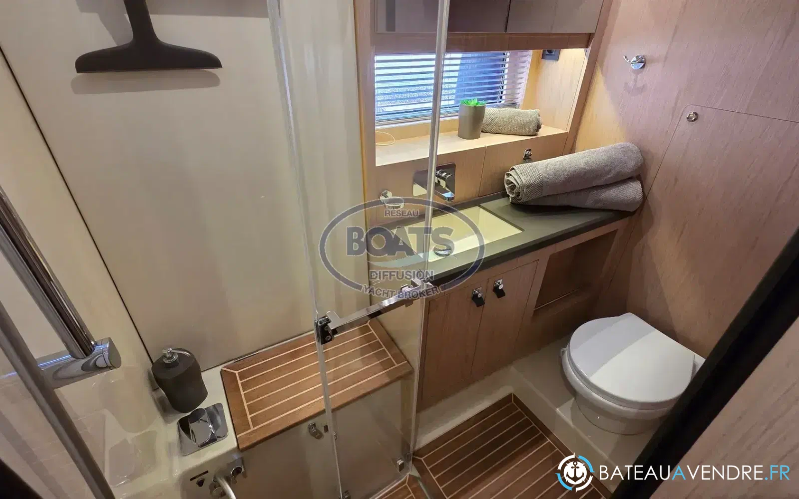 slider 10 Beneteau Oceanis Yacht 62
