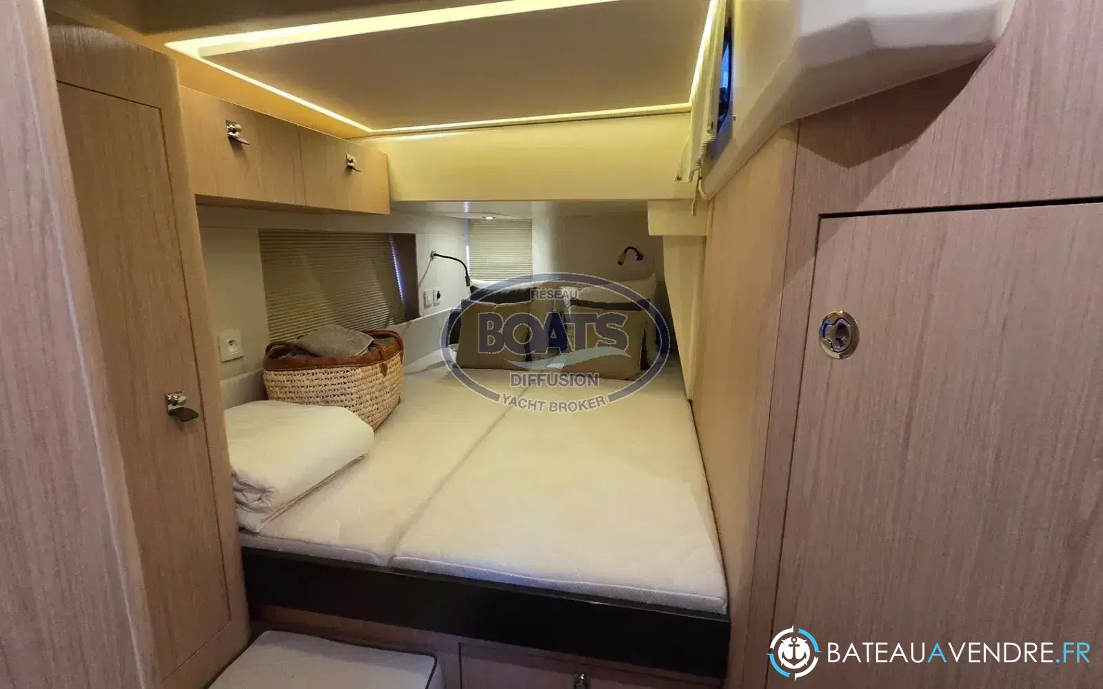 slider 11 Beneteau Oceanis Yacht 62