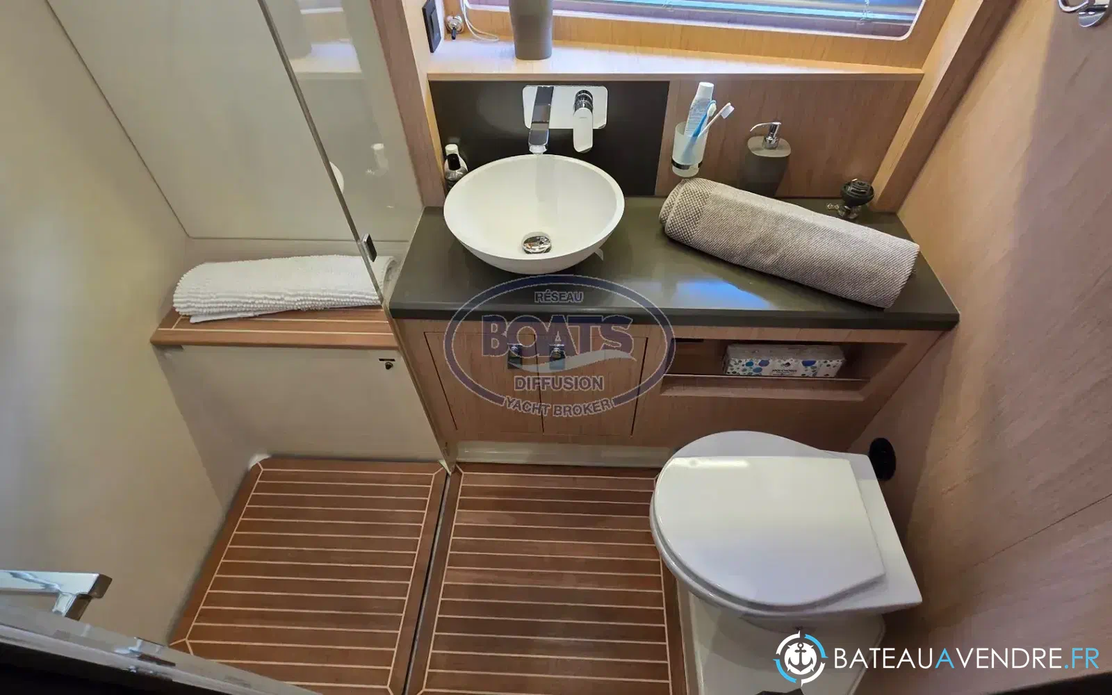 slider 13 Beneteau Oceanis Yacht 62