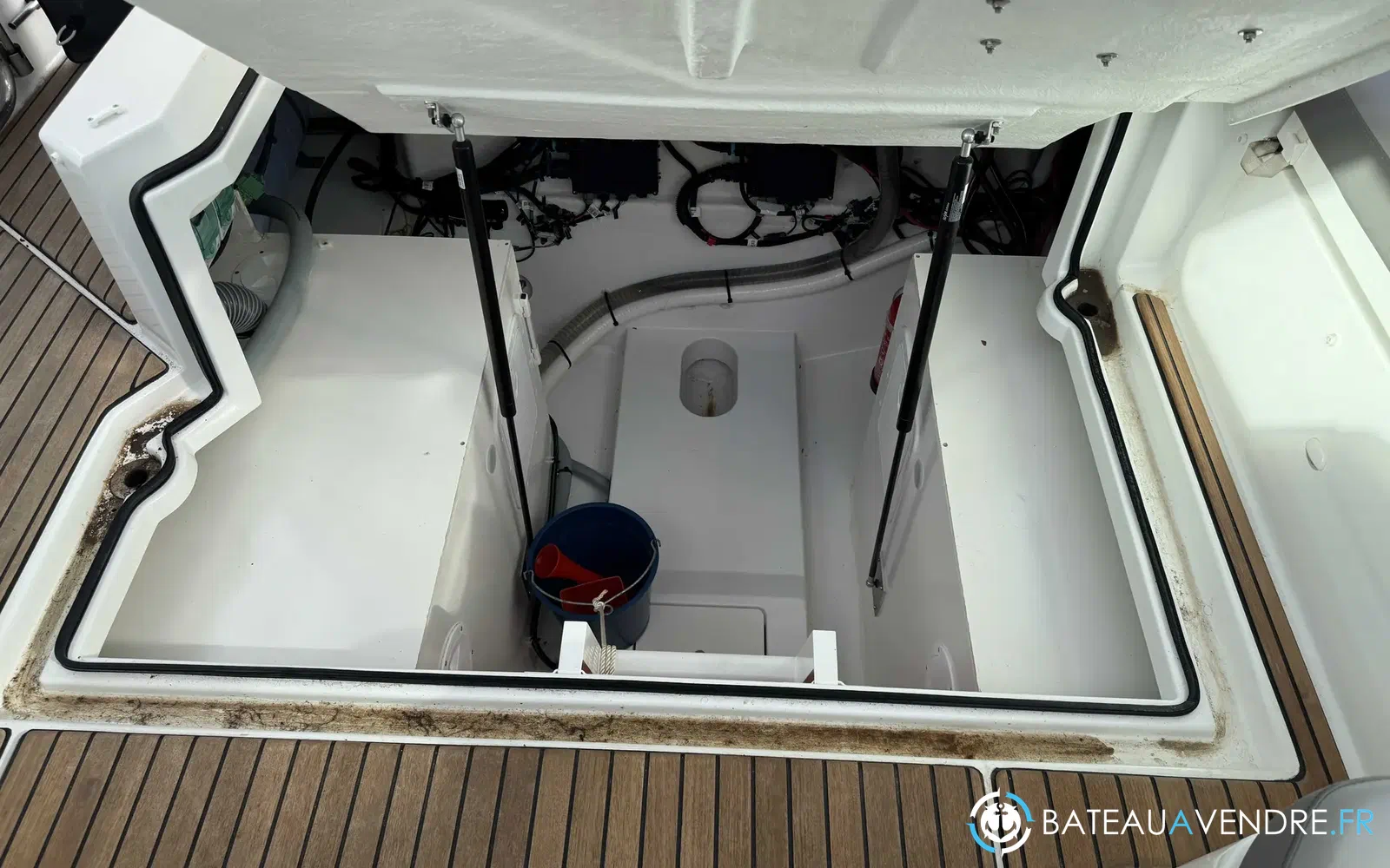slider 10 Beneteau Gran Turismo 32