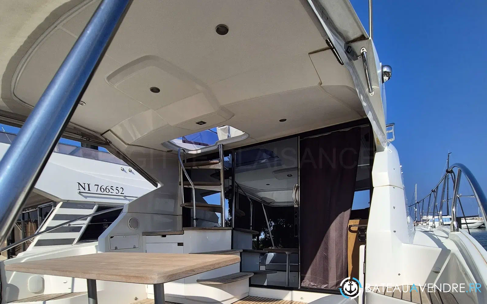 slider 8 Beneteau Gran Turismo 49 Fly