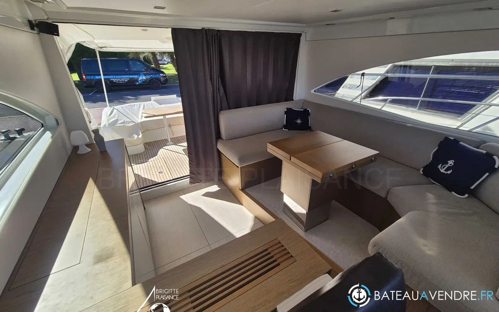 slider 1 Beneteau Gran Turismo 49 Fly