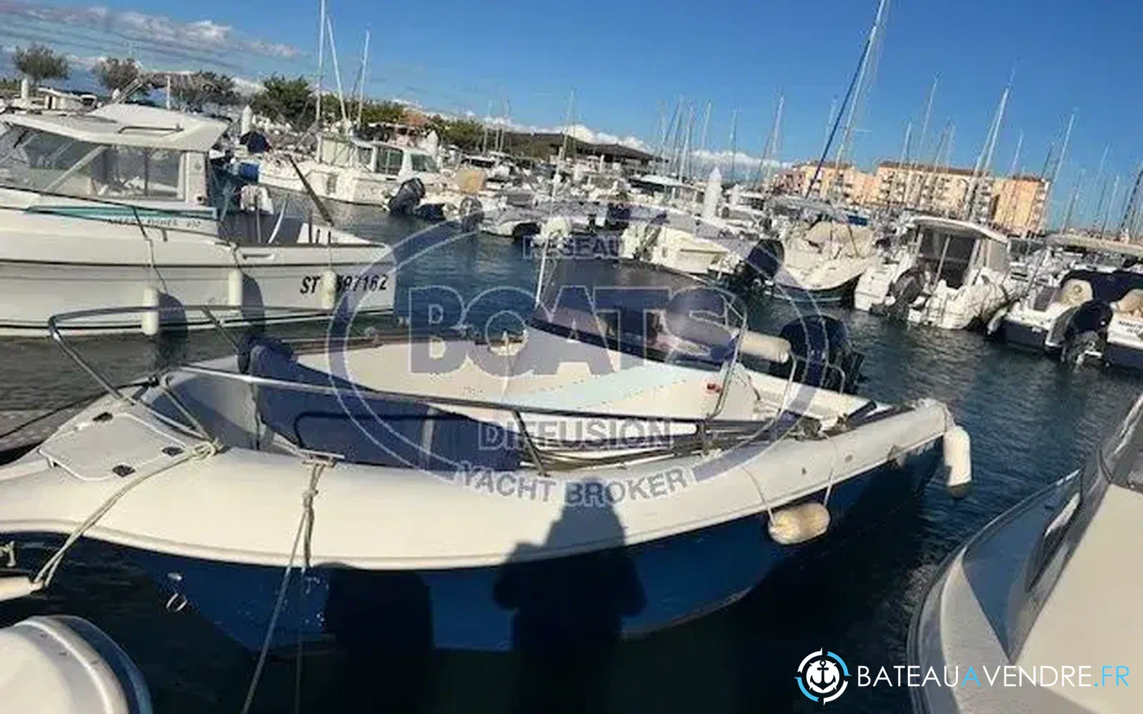 slider 7 Pacific Craft 630 Open