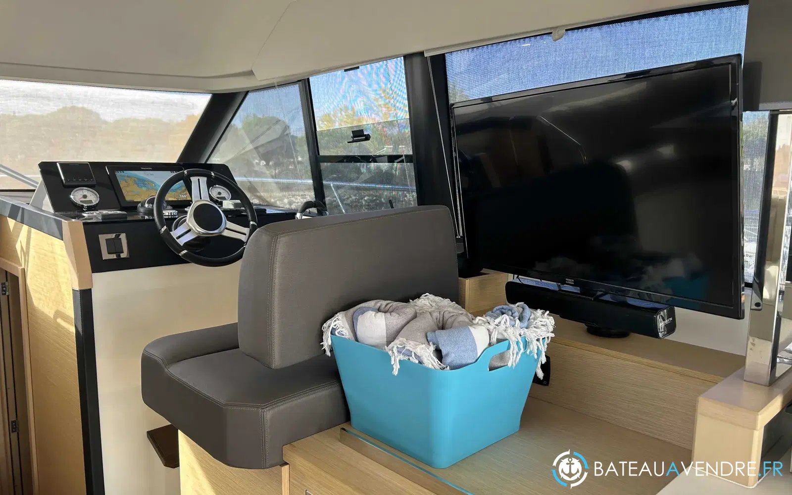 slider 9 Prestige Yachts 420 Fly